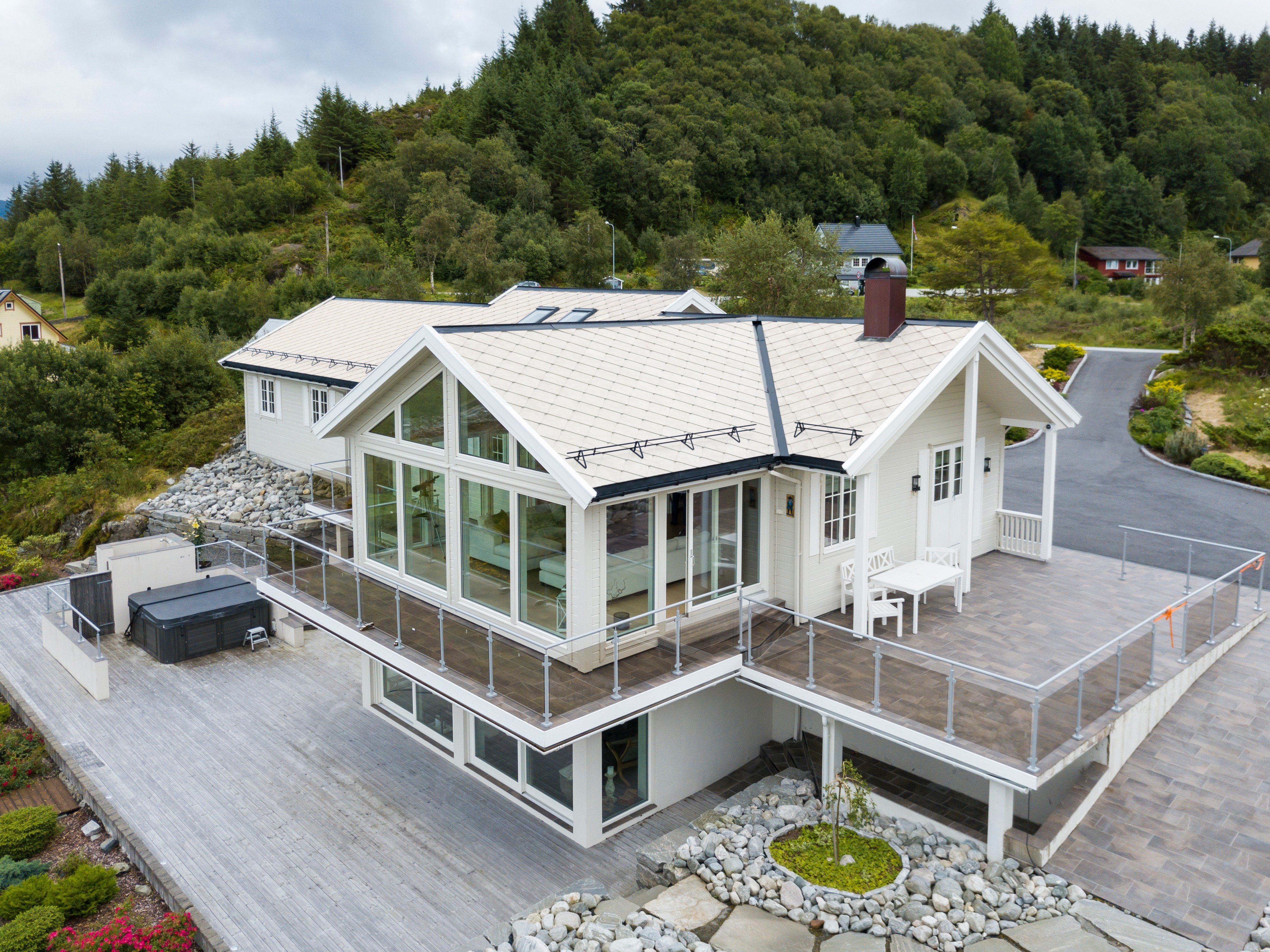 Bianco Ostuni 40X40 - Tegole in gres porcellanato