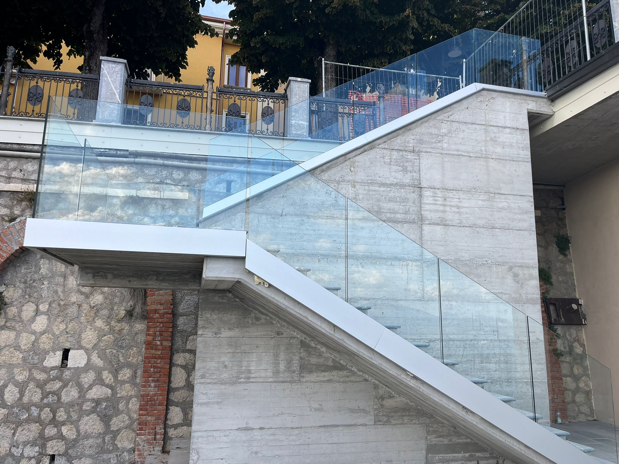 Balaustre in vetro e alluminio