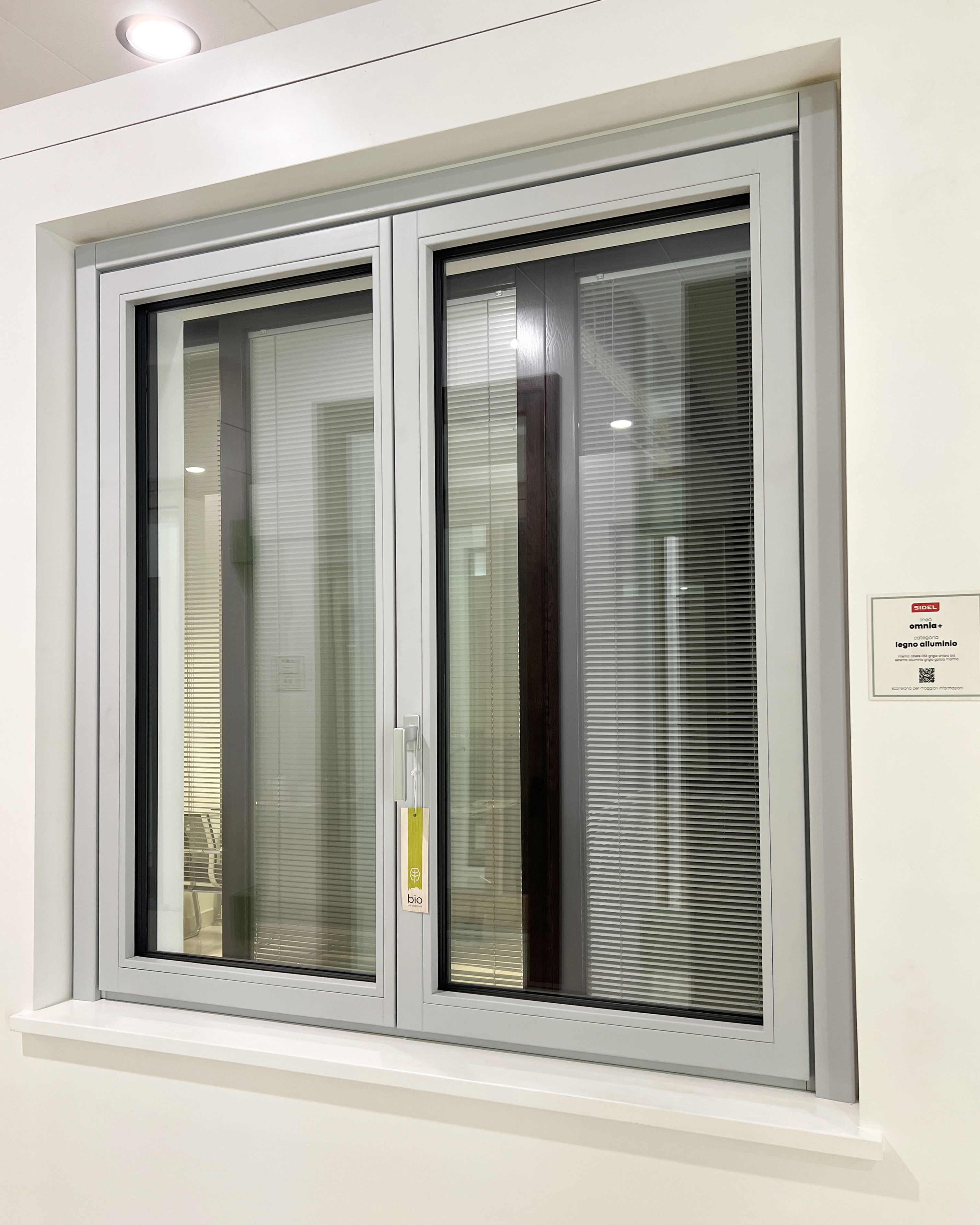 Infisso in legno-alluminio minimale Omnia+